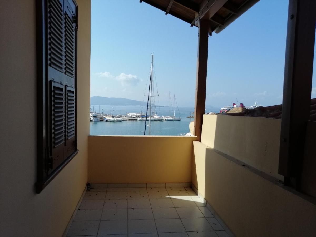 Aegina Port Apt 2-Διαμέρισμα Στο Λιμάνι Της Αίγινας 2 ภายนอก รูปภาพ