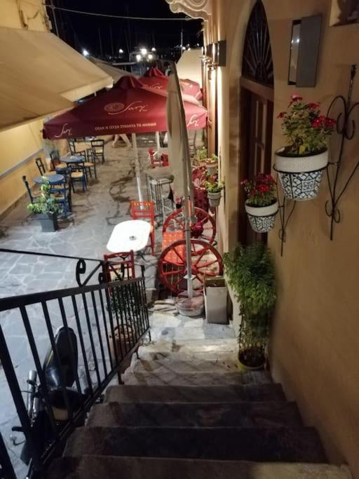 Aegina Port Apt 2-Διαμέρισμα Στο Λιμάνι Της Αίγινας 2 ภายนอก รูปภาพ