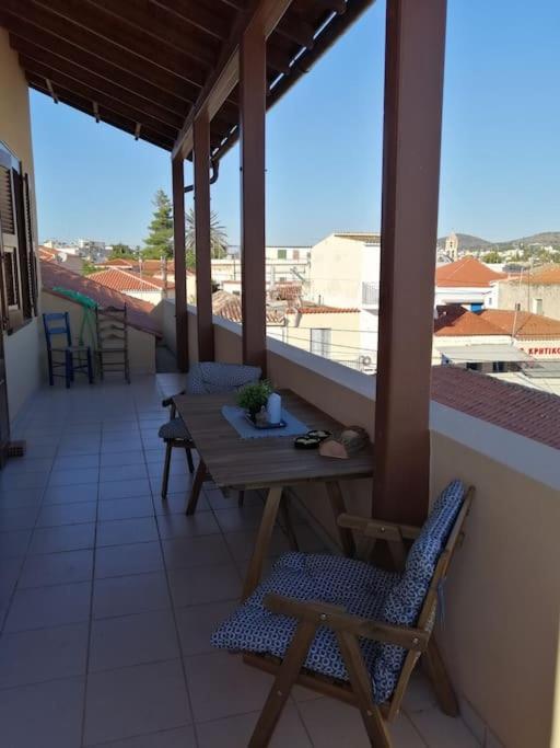 Aegina Port Apt 2-Διαμέρισμα Στο Λιμάνι Της Αίγινας 2 ภายนอก รูปภาพ